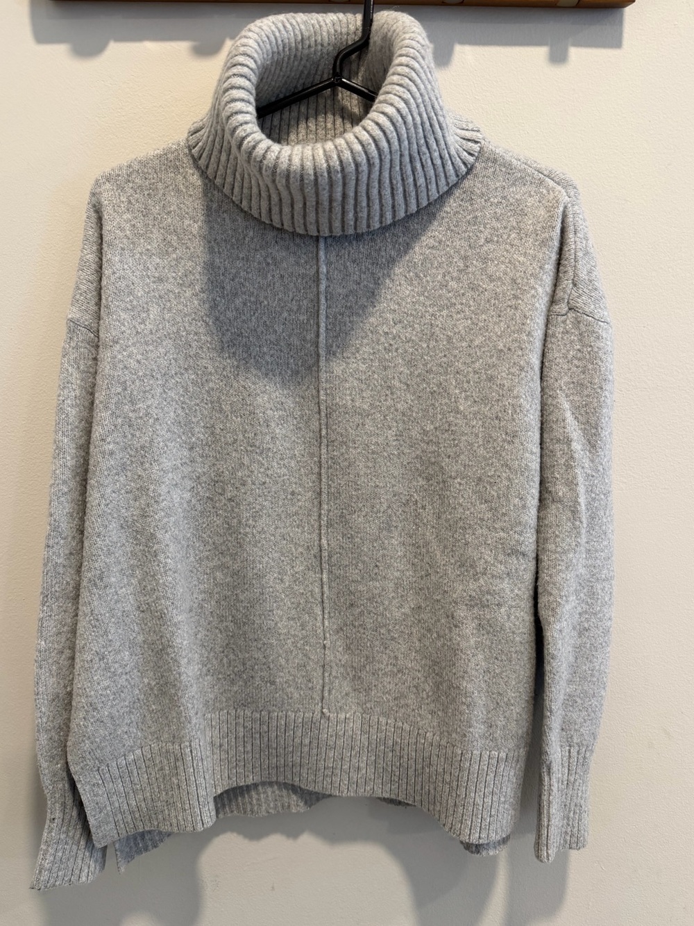 H&M Light Gray Ribbed Turtleneck Sweater Soft Basic size Medium